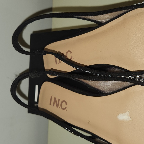 Women's Fashionable & Bold Colored Snake Print Flat Sandals Size 7 - Picture 3 of 4